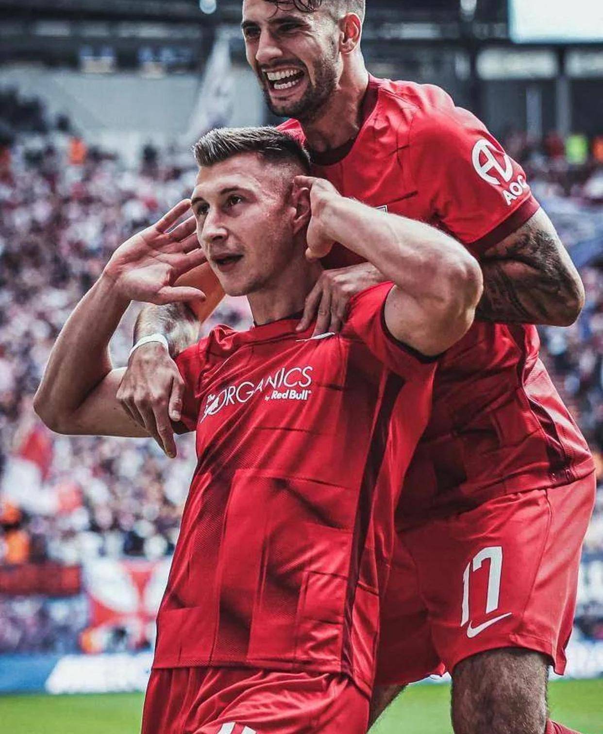 爱游戏2026-德国完胜莱比锡红牛，托尼扛起全队