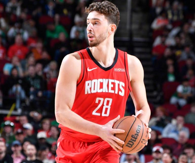 爱游戏在线-国王逆转鹈鹕，范弗利特状态火热