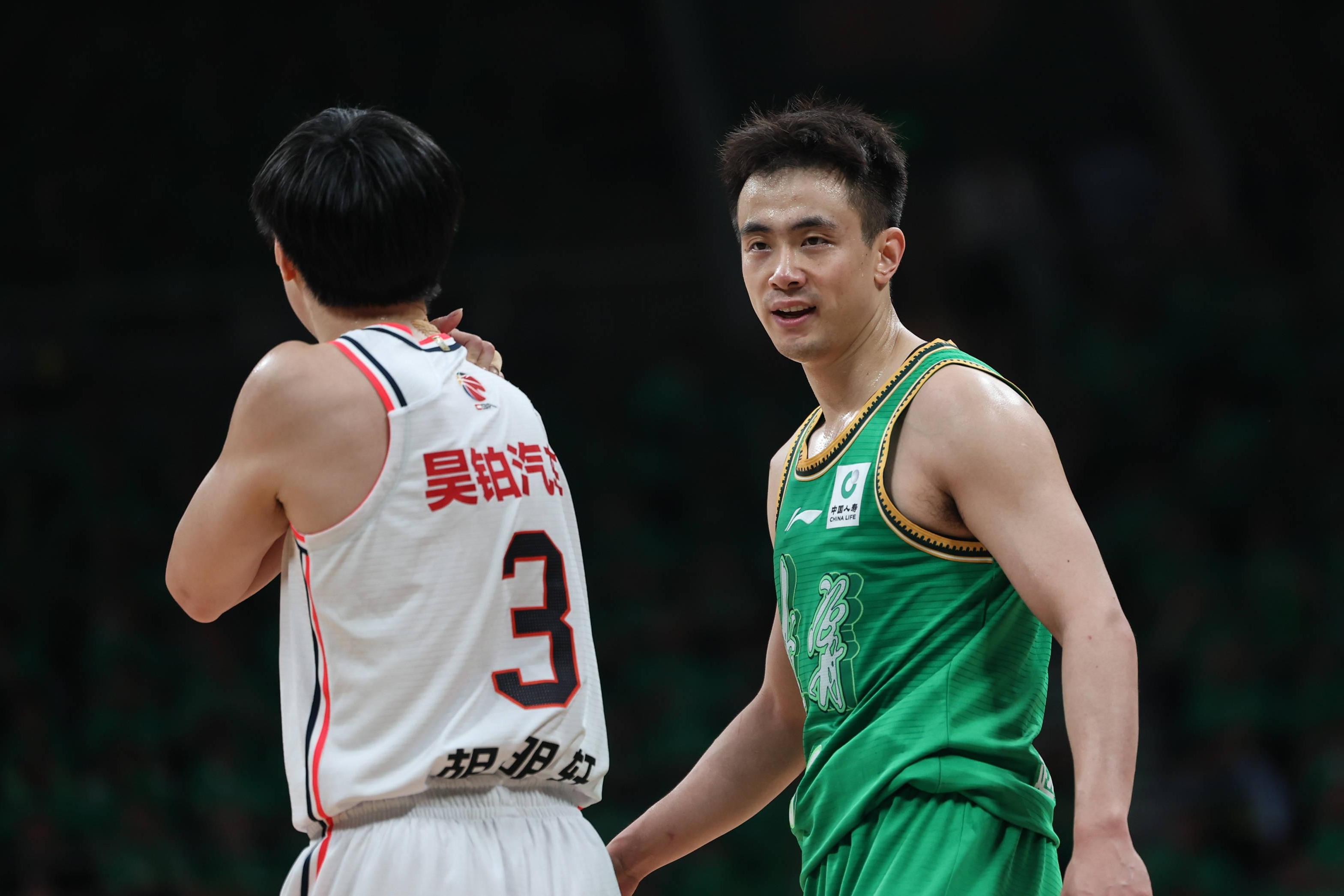 爱游戏APP-辽宁队险胜篮网,赵继伟点燃赛场