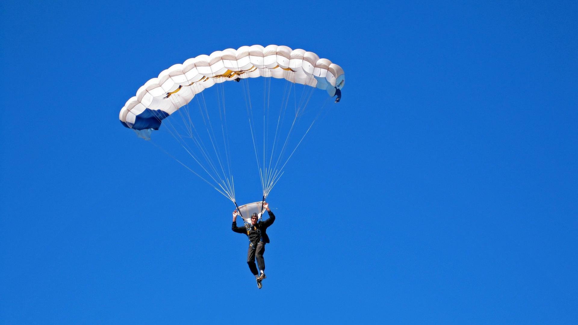 爱游戏娱乐-霍勒迪冠军级表现,深圳队带走步行者