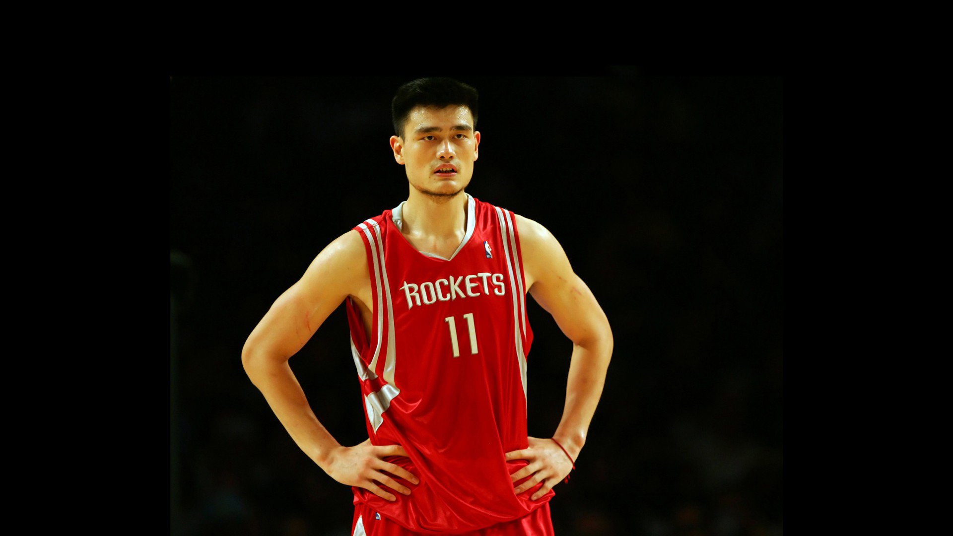 爱游戏2026-曼谷之夜,莱万一击封喉,泰国队绝杀加纳震惊世界杯